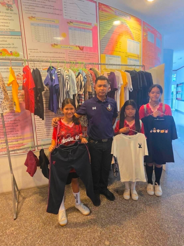 กิจกรรม "ราวปันสุข" เทศบาลตำบลไร่เก่า ขอขอบพระคุณผู้มีอุปการะคุณและผู้ใจบุญทุกท่าน 