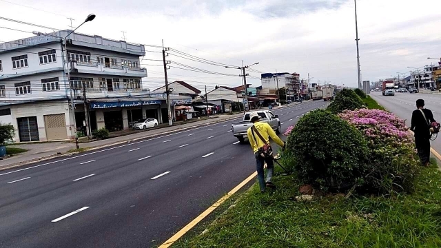10-11-68 งานป้องกันฯซ่อมแซมถนนทางเข้ามูลนิธิสว่างเมธีธรรมสถาน 