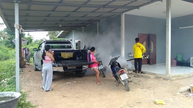 17-6-67กองสาธารณสุขฯฉีดพ่นหมอกควันกำจัดยุงลายชุมชนบ้านศาลาลัย