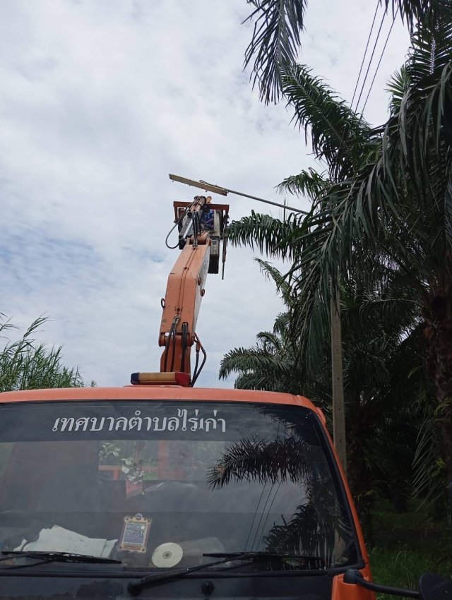 18-9-67 งานกองช่าง  ซ่อมไฟ ซอย 3 ซอย 17 ซอย 17