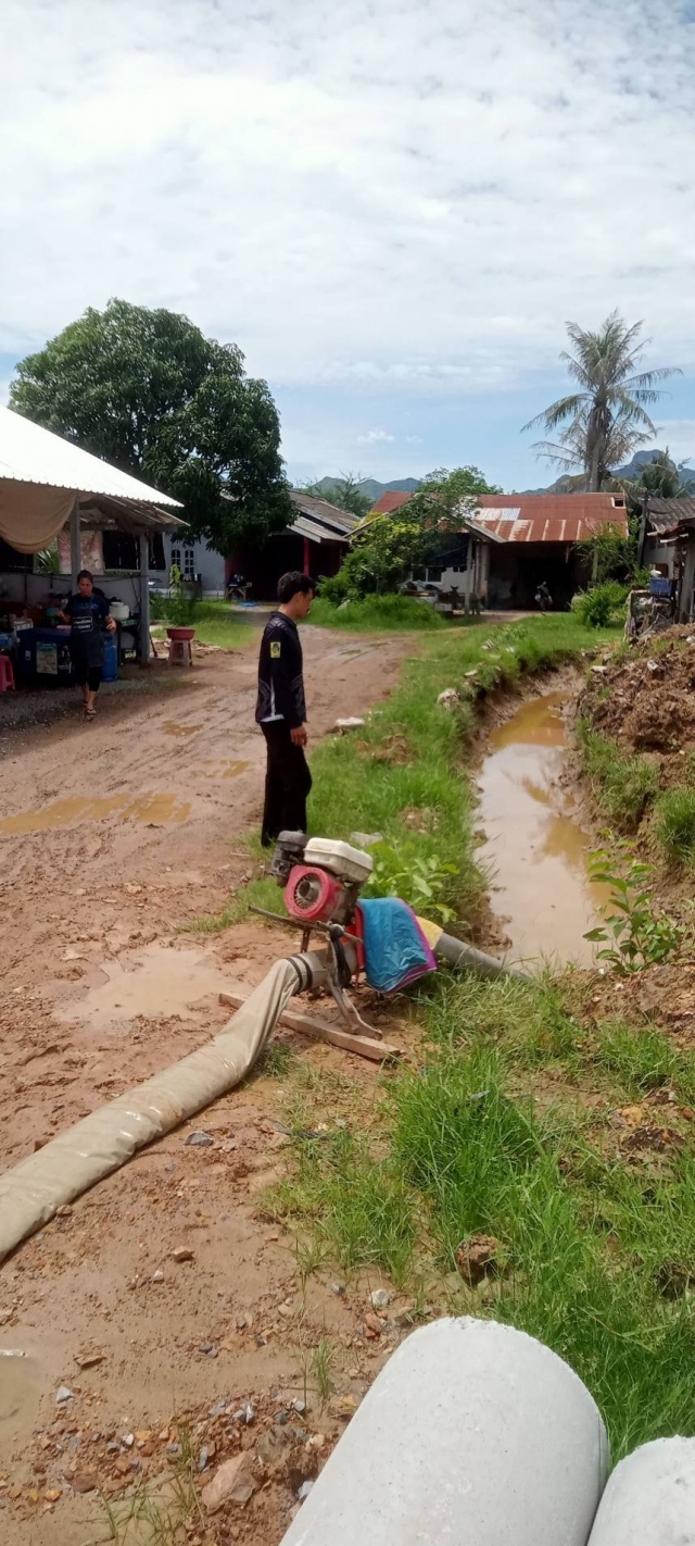 19-6-69 แก้ปัญหาน้ำท่วมขัง โดยการสูบระบายน้ำ (ชุมชนบ้านสามร้อยยอด)