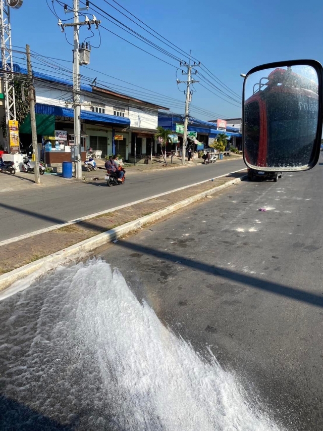 18-12-67 งานป้องกันและบรรเทาภัย ดำเนินการล้างถนนหน้าตลาดไร่เก่า