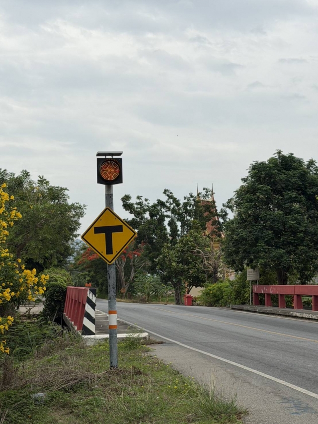 20-5-69 สำรวจสัญญาณไฟกระพริบตามจุดทางแยกต่างๆ ในเขตพื้นที่เทศบาลตำบลไร่เก่า 