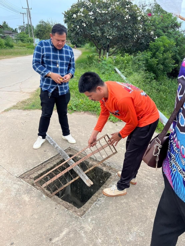 28-10-67 งานป้องกันฯ พร้อมด้วยกองช่าง ปิดฝาท่อ ที่หมู่บ้านห้วยขมิ้น