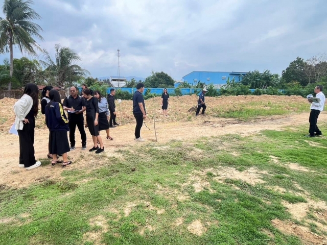 29-10-68ตรวจสถานที่ก่อสร้างอาคารเรียนใหม่ร่วมกับเขตพื้นที่การศึกษาและโรงเรียนสามร้อยยอดวิทยาคม 
